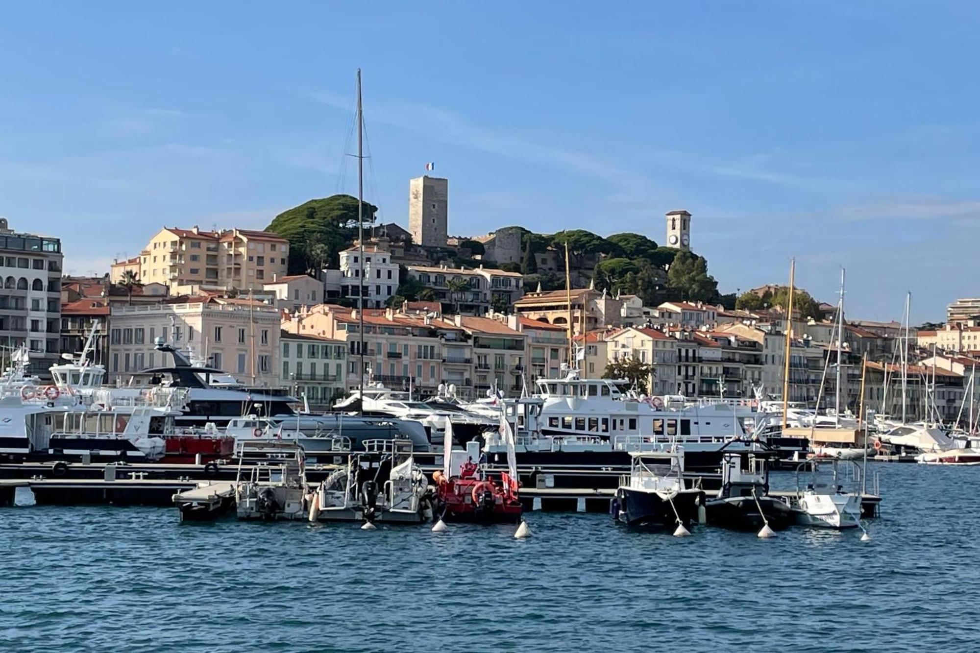 Atypical Duplex Suquet 3 Bedrooms Terrace And Sea View